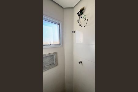 Apartamento à venda com 67m², 2 quartos e 1 vaga Apartamento à venda com 67m², 2 quartos e 1 vagaBanheiro Social