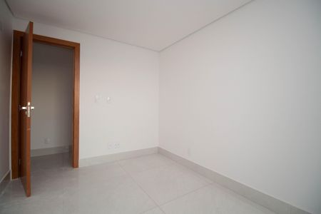 Apartamento para alugar com 162m², 4 quartos e 3 vagasQuarto