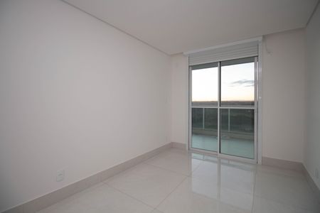 Apartamento para alugar com 162m², 4 quartos e 3 vagasQuarto