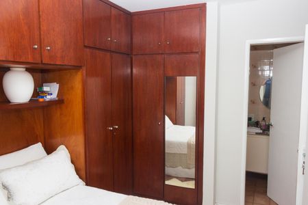 Apartamento à venda com 80m², 3 quartos e 2 vagas Apartamento à venda com 80m², 3 quartos e 2 vagasSuíte