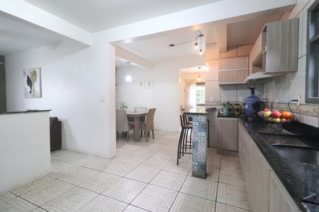 Casa à venda com 171m², 3 quartos e 3 vagasCozinha