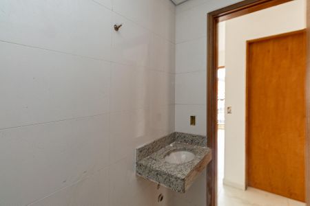 Apartamento à venda com 40m², 2 quartos e sem vaga Apartamento à venda com 40m², 2 quartos e sem vagaBanheiro