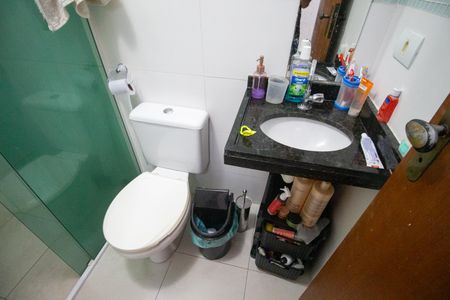 Casa de condomínio à venda com 35m², 1 quarto e sem vaga Casa de condomínio à venda com 35m², 1 quarto e sem vagaBanheiro