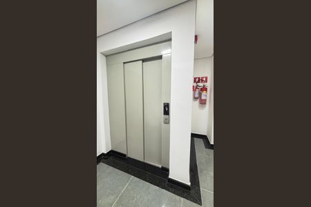 Apartamento à venda com 69m², 2 quartos e 1 vaga Apartamento à venda com 69m², 2 quartos e 1 vagaElevador