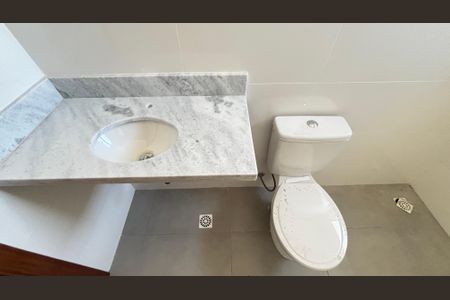 Apartamento à venda com 69m², 2 quartos e 1 vaga Apartamento à venda com 69m², 2 quartos e 1 vagaBanheiro da Suíte