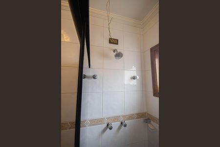 Casa de condomínio à venda com 405m², 6 quartos e 8 vagas Casa de condomínio à venda com 405m², 6 quartos e 8 vagasBanheiro da Suíte 6