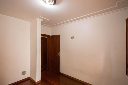 Casa de condomínio à venda com 405m², 6 quartos e 8 vagas Casa de condomínio à venda com 405m², 6 quartos e 8 vagasSuíte 3