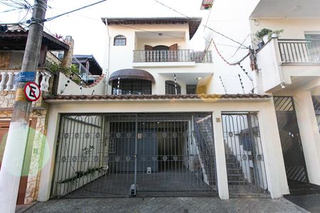 Casa à venda com 220m², 3 quartos e 6 vagasFachada