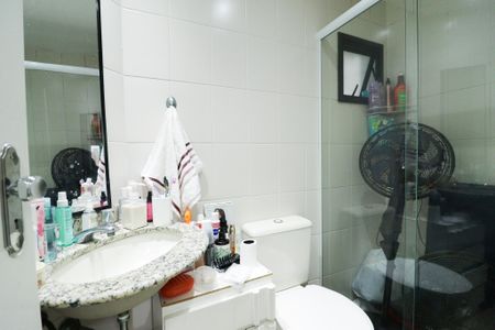Apartamento à venda com 60m², 3 quartos e 1 vaga Apartamento à venda com 60m², 3 quartos e 1 vagaBanheiro Social