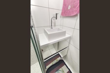 Apartamento à venda com 58m², 2 quartos e 1 vaga Apartamento à venda com 58m², 2 quartos e 1 vagaBanheiro