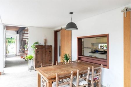 Casa à venda com 225m², 4 quartos e 4 vagas Casa à venda com 225m², 4 quartos e 4 vagasFoto 11