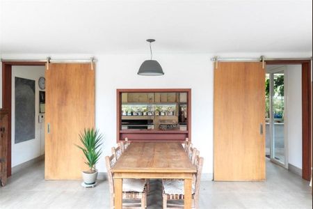 Casa à venda com 225m², 4 quartos e 4 vagas Casa à venda com 225m², 4 quartos e 4 vagasFoto 13