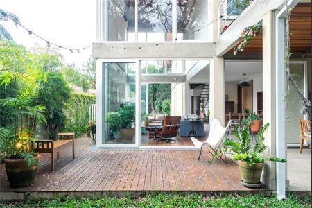 Casa à venda com 225m², 4 quartos e 4 vagas Casa à venda com 225m², 4 quartos e 4 vagasFoto 16