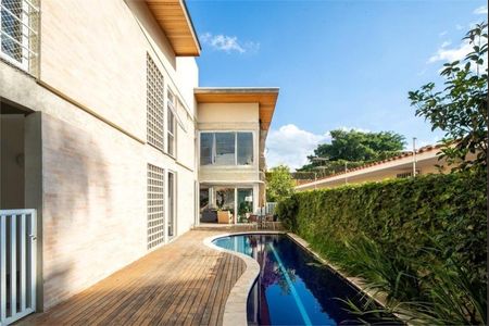 Casa à venda com 225m², 4 quartos e 4 vagas Casa à venda com 225m², 4 quartos e 4 vagasFoto 15