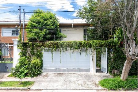 Casa à venda com 225m², 4 quartos e 4 vagas Casa à venda com 225m², 4 quartos e 4 vagasFoto 06