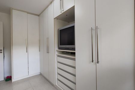 Casa de condomínio à venda com 145m², 3 quartos e 2 vagasQuarto 2 - Armários