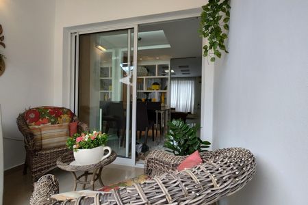 Casa de condomínio à venda com 145m², 3 quartos e 2 vagasVaranda