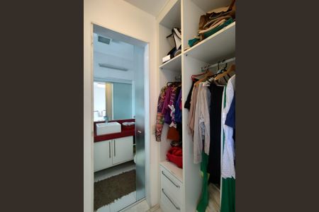 Casa de condomínio à venda com 145m², 3 quartos e 2 vagasCloset da suíte