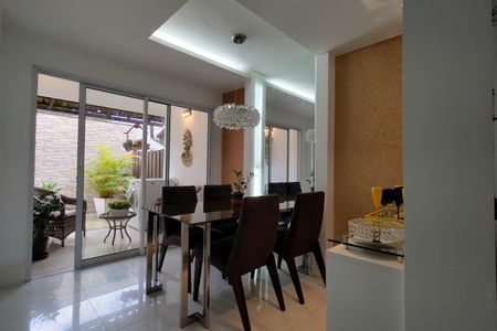 Casa de condomínio à venda com 145m², 3 quartos e 2 vagasSala de Jantar