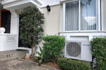 Casa de condomínio à venda com 145m², 3 quartos e 2 vagasFachada