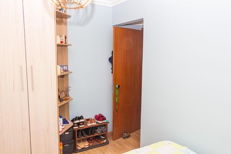 Apartamento à venda com 75m², 3 quartos e 2 vagasQuarto 2