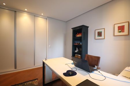 Apartamento à venda com 260m², 3 quartos e 4 vagasQuarto 3