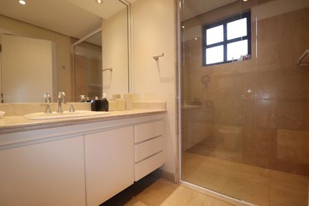 Apartamento à venda com 260m², 3 quartos e 4 vagasBanheiro 2 da suíte