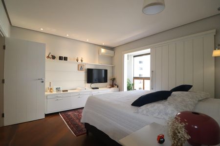 Apartamento à venda com 260m², 3 quartos e 4 vagasSuíte