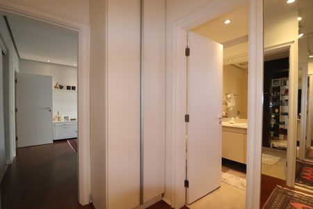 Apartamento à venda com 260m², 3 quartos e 4 vagasCloset da suíte 1