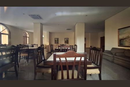 Apartamento à venda com 260m², 3 quartos e 4 vagas Apartamento à venda com 260m², 3 quartos e 4 vagasÁrea comum - Salão de festas