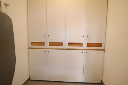 Apartamento à venda com 260m², 3 quartos e 4 vagasQuarto de serviço