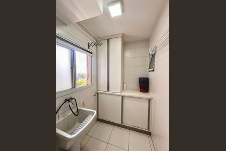 Apartamento à venda com 82m², 3 quartos e 2 vagas Apartamento à venda com 82m², 3 quartos e 2 vagasÁrea de Serviço