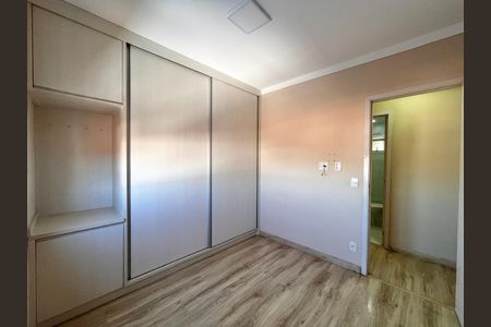 Apartamento à venda com 82m², 3 quartos e 2 vagas Apartamento à venda com 82m², 3 quartos e 2 vagasQuarto 3