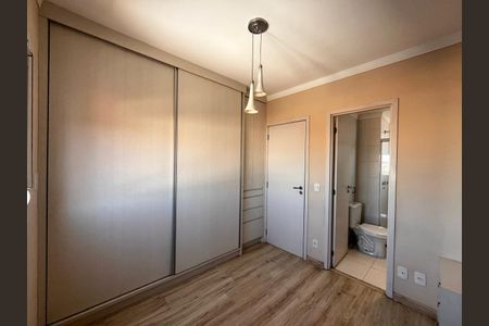Apartamento à venda com 82m², 3 quartos e 2 vagas Apartamento à venda com 82m², 3 quartos e 2 vagasSuíte 2