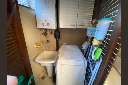 Casa à venda com 75m², 2 quartos e 1 vaga Casa à venda com 75m², 2 quartos e 1 vagaÁrea de Serviço