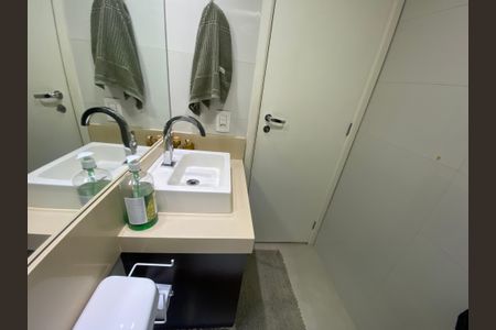 Casa à venda com 75m², 2 quartos e 1 vaga Casa à venda com 75m², 2 quartos e 1 vagaBanheiro Social