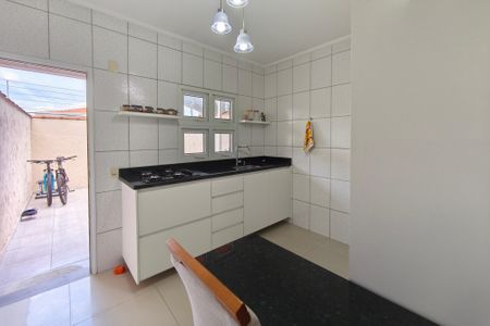 Casa de condomínio à venda com 94m², 2 quartos e 1 vaga Casa de condomínio à venda com 94m², 2 quartos e 1 vagaCozinha