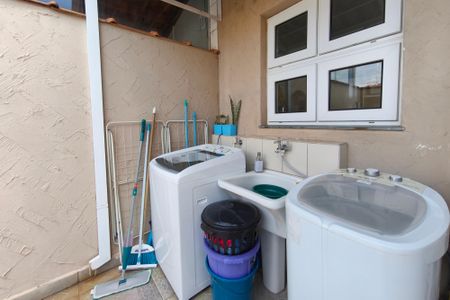 Casa de condomínio à venda com 94m², 2 quartos e 1 vaga Casa de condomínio à venda com 94m², 2 quartos e 1 vagaÁrea de Serviço