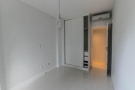 Apartamento para alugar com 142m², 3 quartos e 2 vagas Apartamento para alugar com 142m², 3 quartos e 2 vagasQuarto