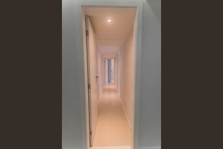 Apartamento para alugar com 142m², 3 quartos e 2 vagas Apartamento para alugar com 142m², 3 quartos e 2 vagasCorredor