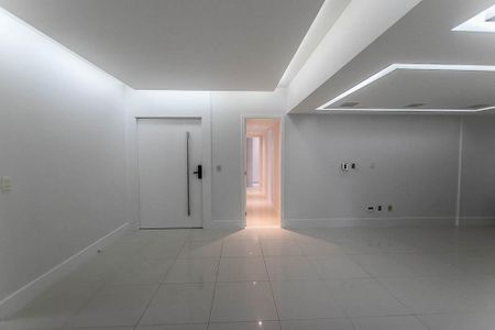 Apartamento para alugar com 142m², 3 quartos e 2 vagas Apartamento para alugar com 142m², 3 quartos e 2 vagasSala