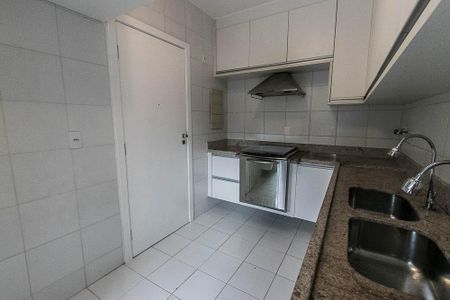 Apartamento para alugar com 142m², 3 quartos e 2 vagas Apartamento para alugar com 142m², 3 quartos e 2 vagasCozinha
