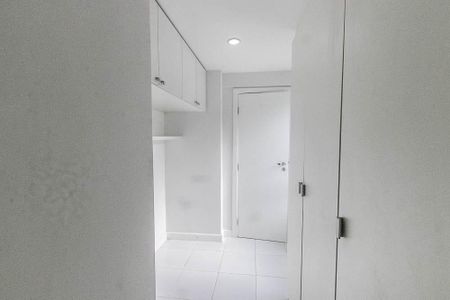 Apartamento para alugar com 142m², 3 quartos e 2 vagas Apartamento para alugar com 142m², 3 quartos e 2 vagasCorredor