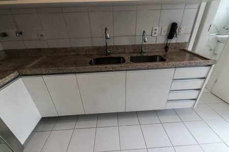 Apartamento para alugar com 142m², 3 quartos e 2 vagas Apartamento para alugar com 142m², 3 quartos e 2 vagasCozinha