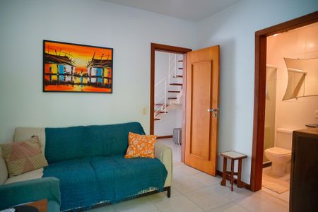 Casa de condomínio à venda com 315m², 4 quartos e 4 vagas Casa de condomínio à venda com 315m², 4 quartos e 4 vagasSuíte 3
