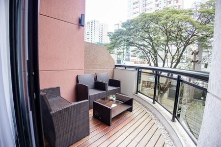 Apartamento à venda com 170m², 2 quartos e 3 vagas Apartamento à venda com 170m², 2 quartos e 3 vagasVaranda