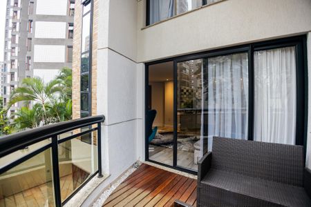 Apartamento à venda com 170m², 2 quartos e 3 vagas Apartamento à venda com 170m², 2 quartos e 3 vagasVaranda