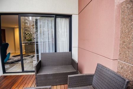 Apartamento à venda com 170m², 2 quartos e 3 vagas Apartamento à venda com 170m², 2 quartos e 3 vagasVaranda