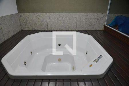 Apartamento à venda com 170m², 2 quartos e 3 vagas Apartamento à venda com 170m², 2 quartos e 3 vagas Area comum /Banheira