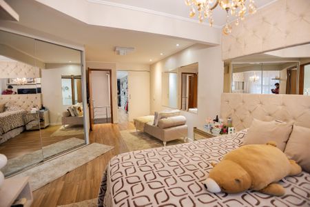 Apartamento à venda com 170m², 2 quartos e 3 vagas Apartamento à venda com 170m², 2 quartos e 3 vagasSuíte 2